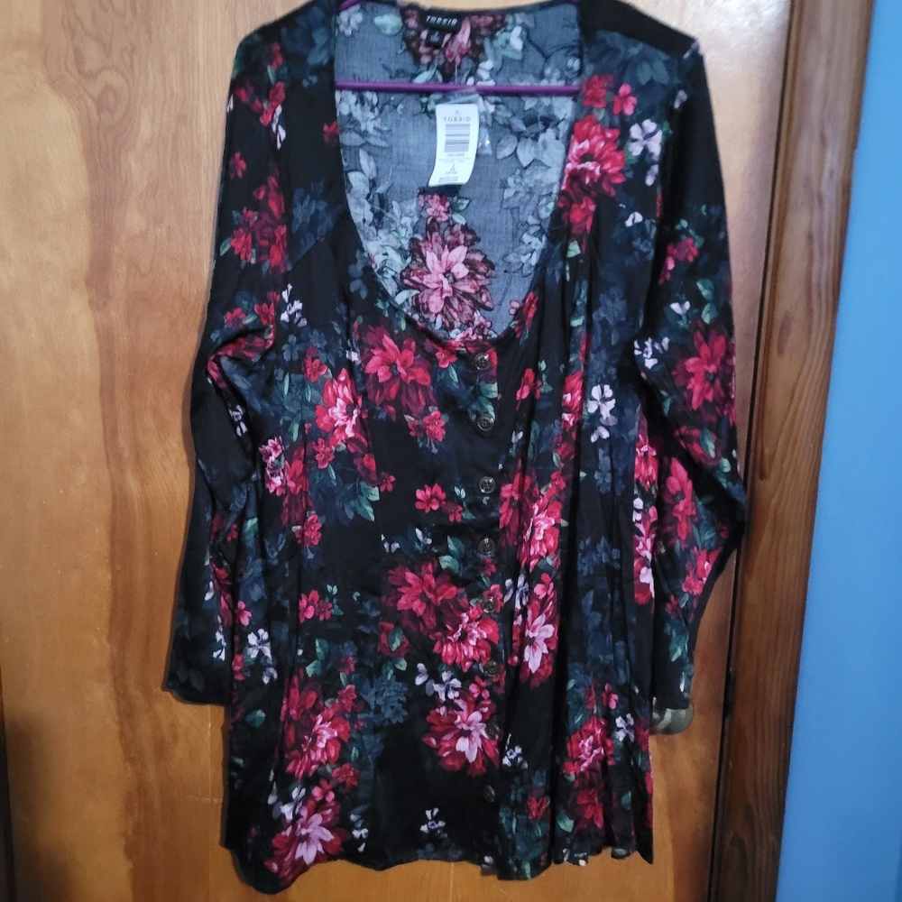 Torrid Gray Floral Blouse
